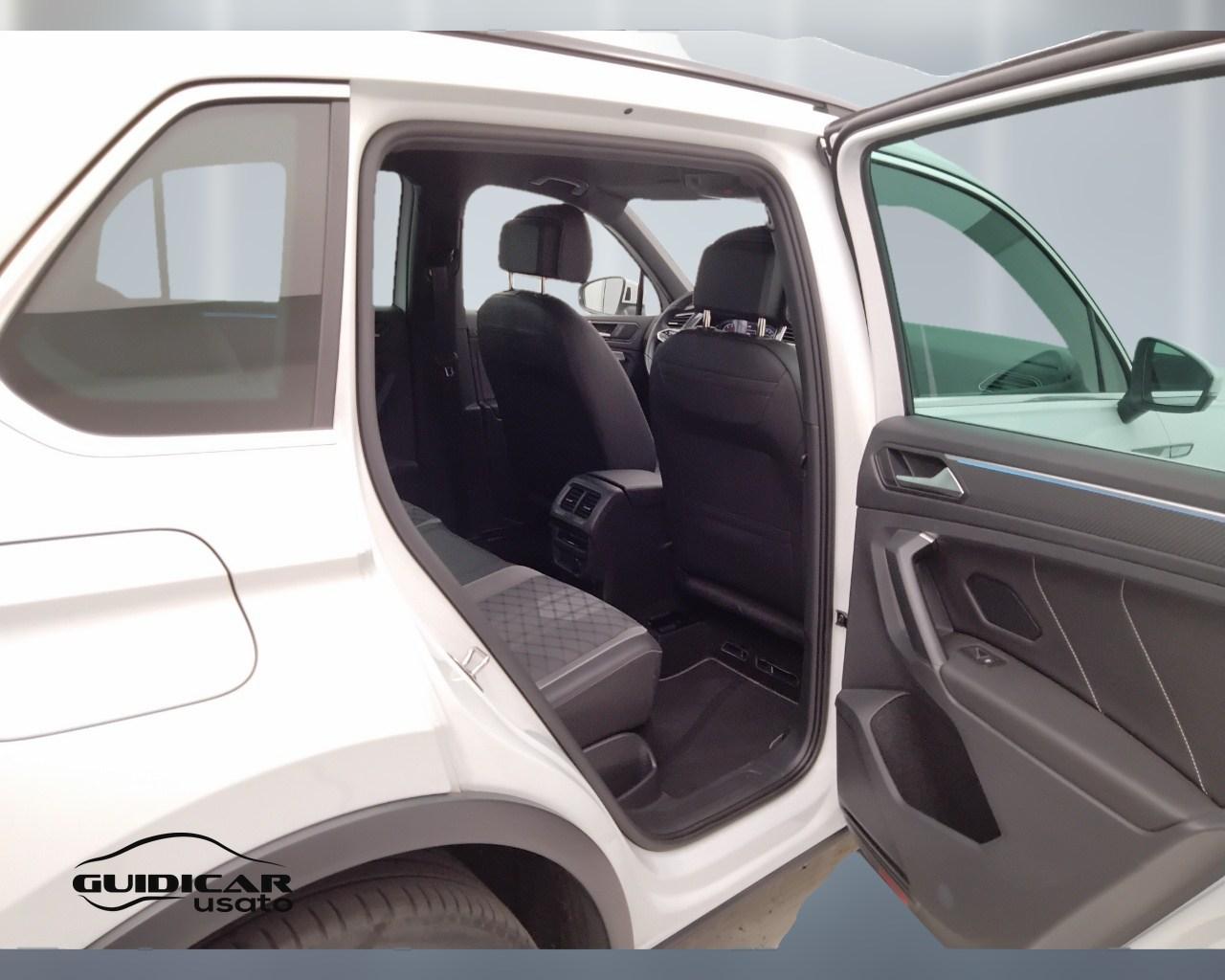 VOLKSWAGEN Tiguan II 2021 - Tiguan 1.5 tsi R-Line 150cv dsg