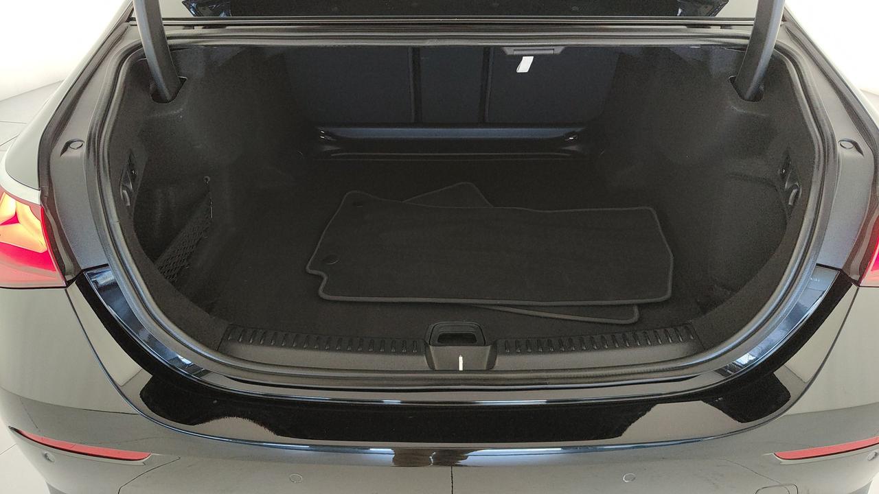 Mercedes-Benz E 220 d Advanced auto