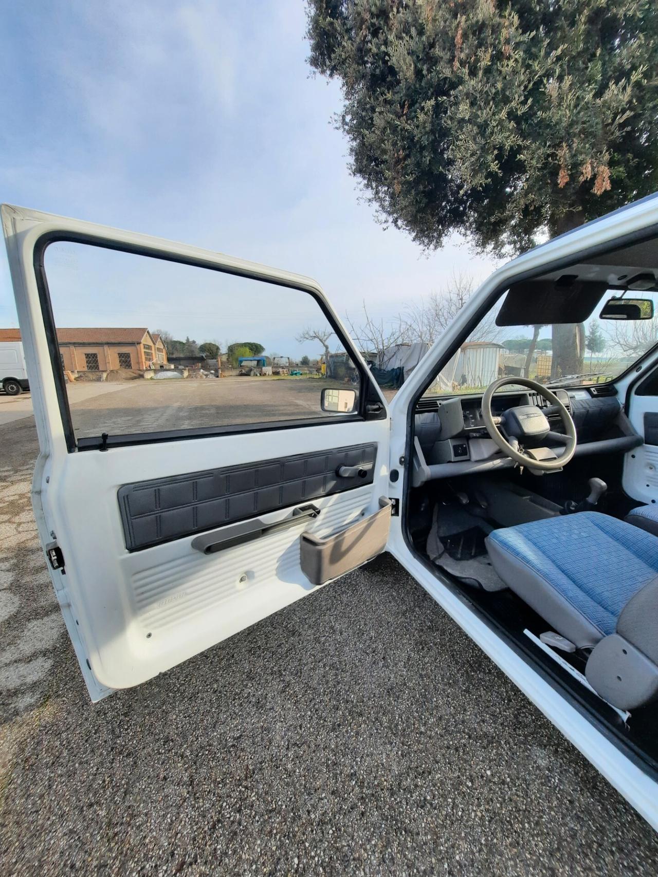 Fiat Panda 900 i.e. cat Young