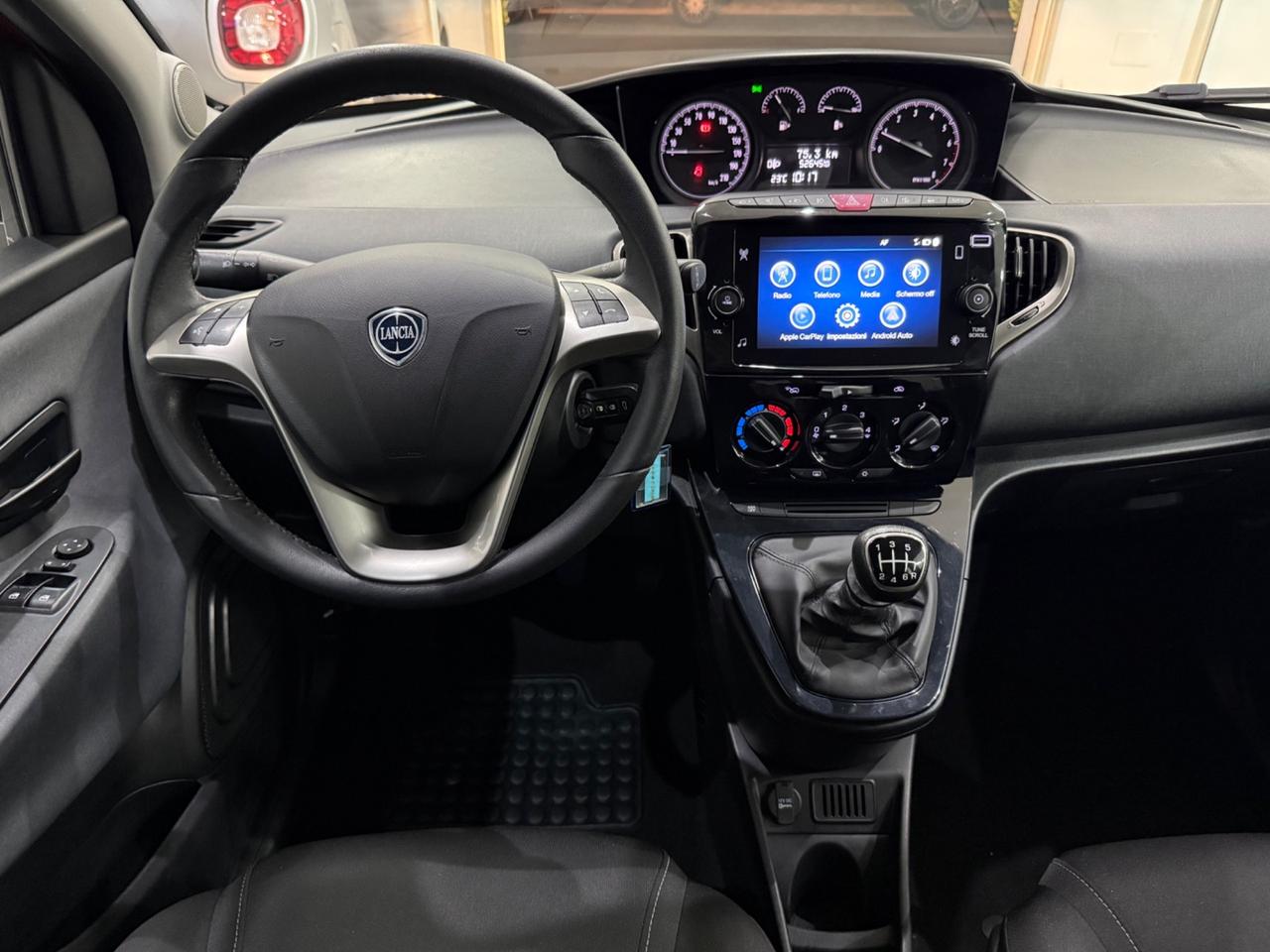 Lancia Ypsilon 1.0 70cv Hybrid Gold