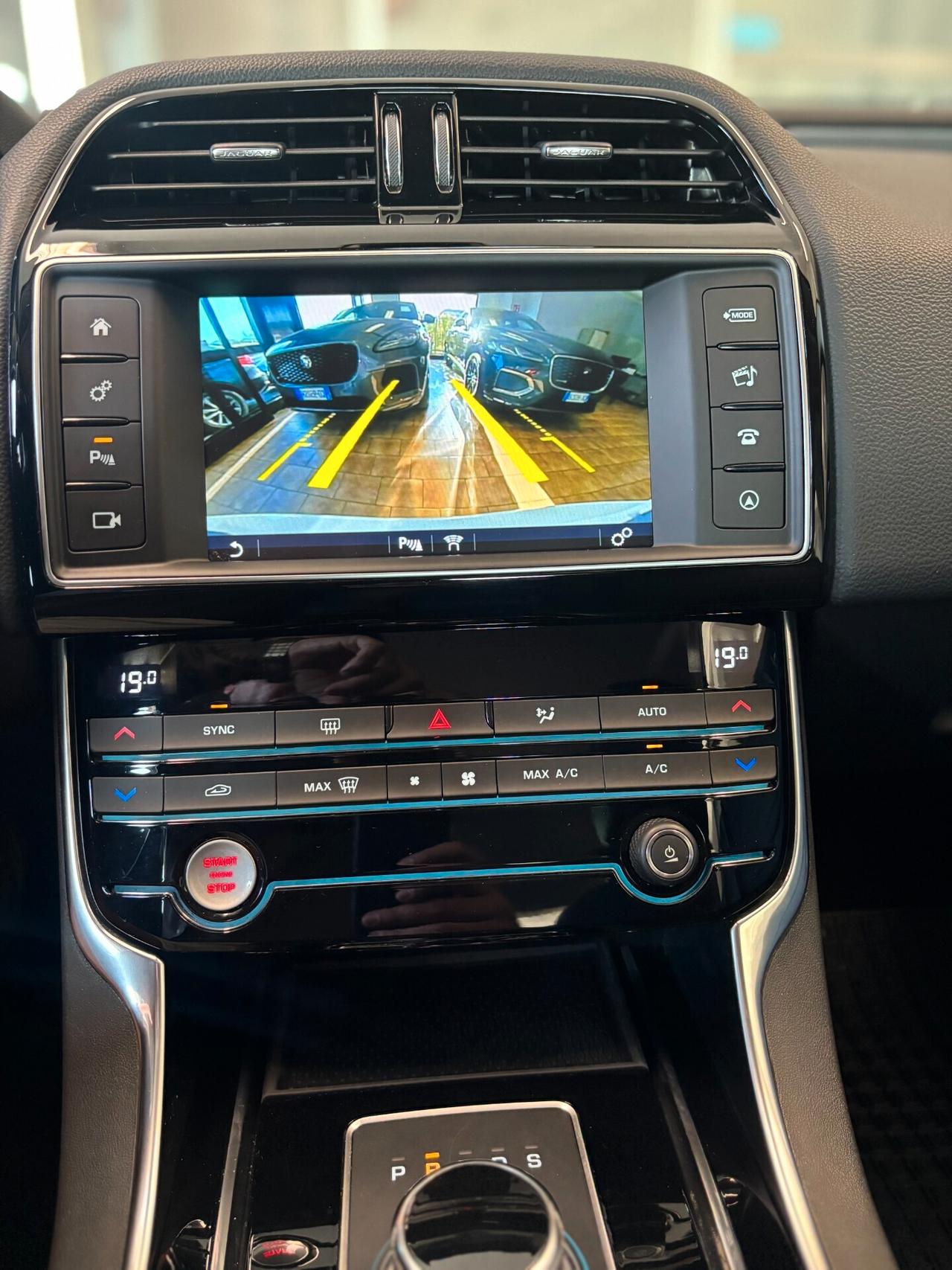 Jaguar XE 2.0d Portfolio awd 180cv*UNICOPRO*TAGLIANDI JAGUAR
