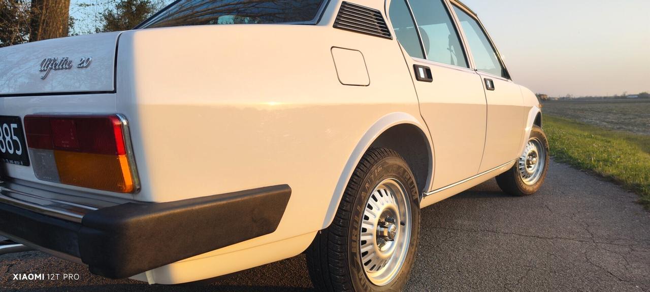 Alfa Romeo Alfetta 2.0 122cv (12.569km ORIG.)