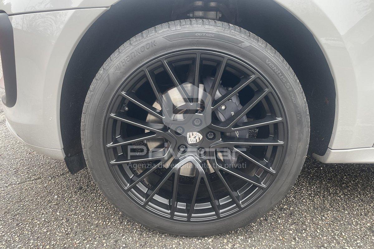PORSCHE Macan 2.0