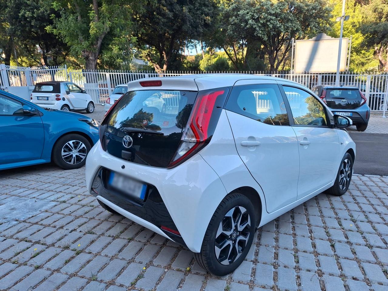 Toyota Aygo Connect 1.0 VVT-i 72 CV 5 porte x-fun