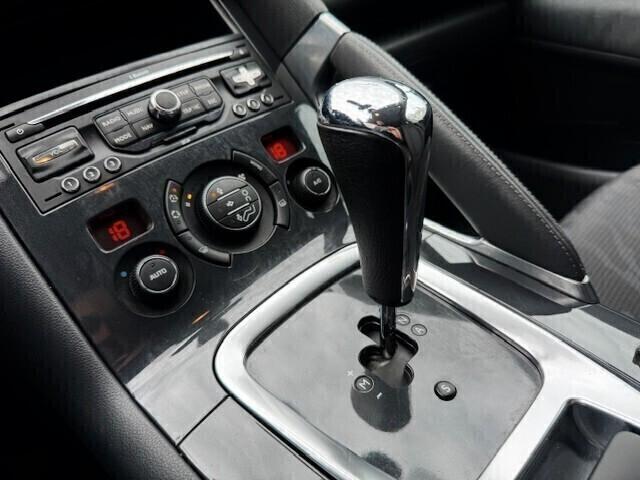 Peugeot 3008 1.6 e-HDi 112CV C. Autom.-Navi-Tel-Pdc-Cruise C.-Grip Control