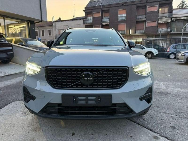Volvo XC40 B3 automatico Plus Black Edition