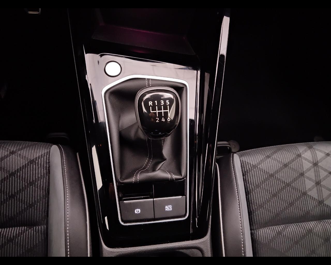 VOLKSWAGEN Golf VIII 2020 - Golf 1.5 tsi evo R-Line 130cv