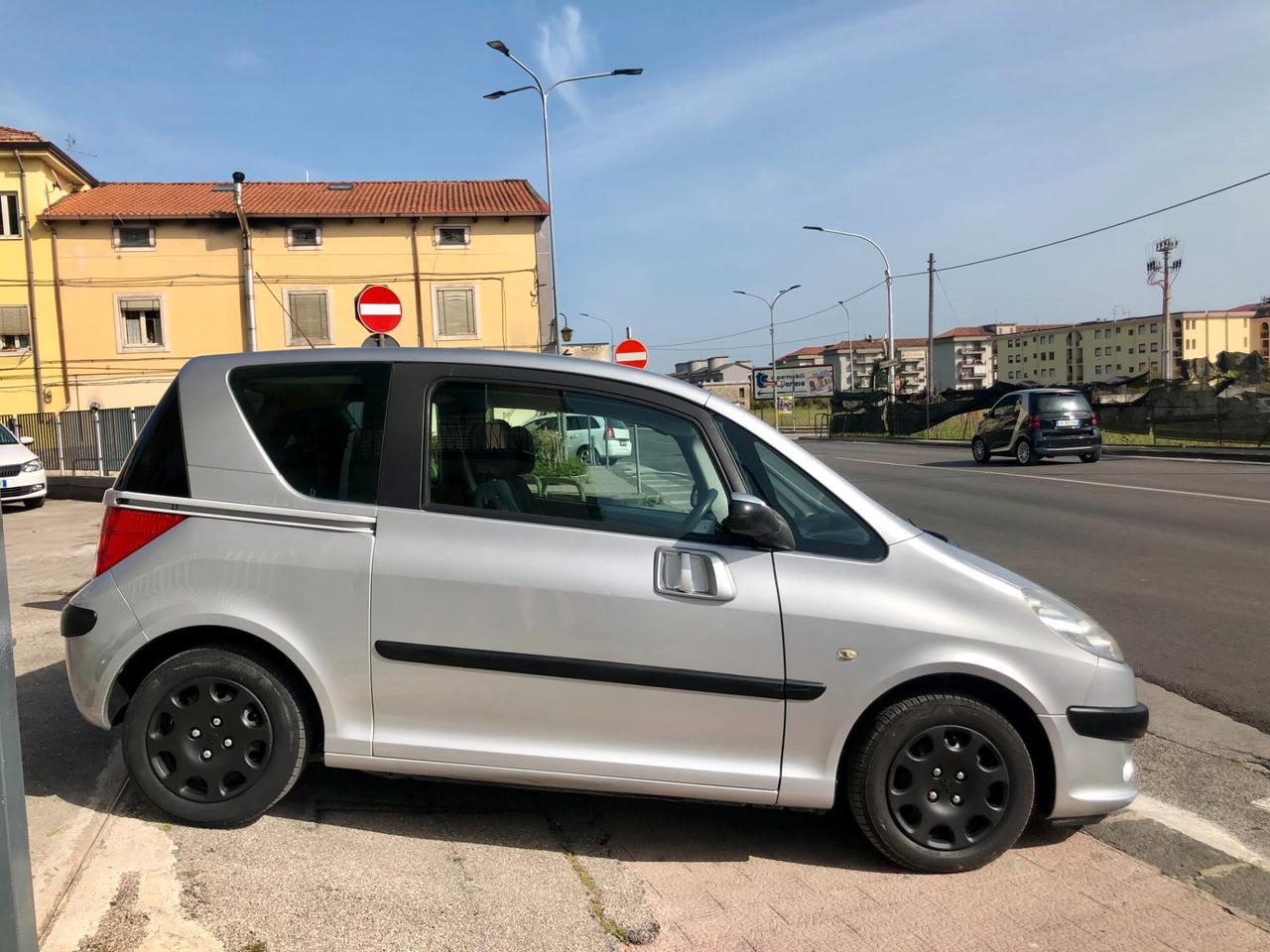 Peugeot 1007 ADATTA A NEO PATENTATI