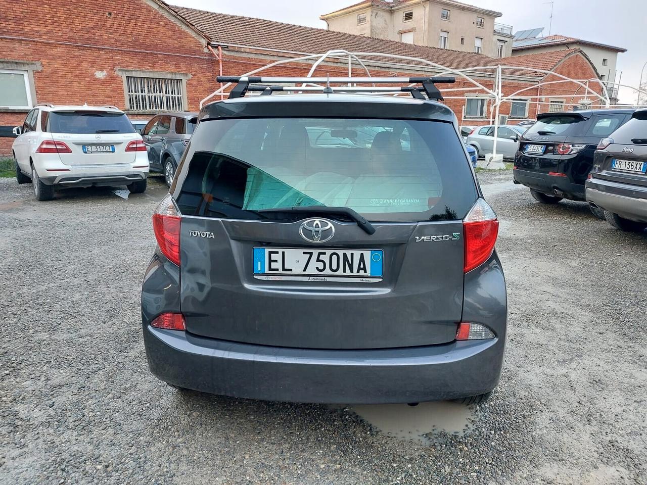 Toyota Verso-S 1.3 MT Lounge TENUTA BENISSIMO