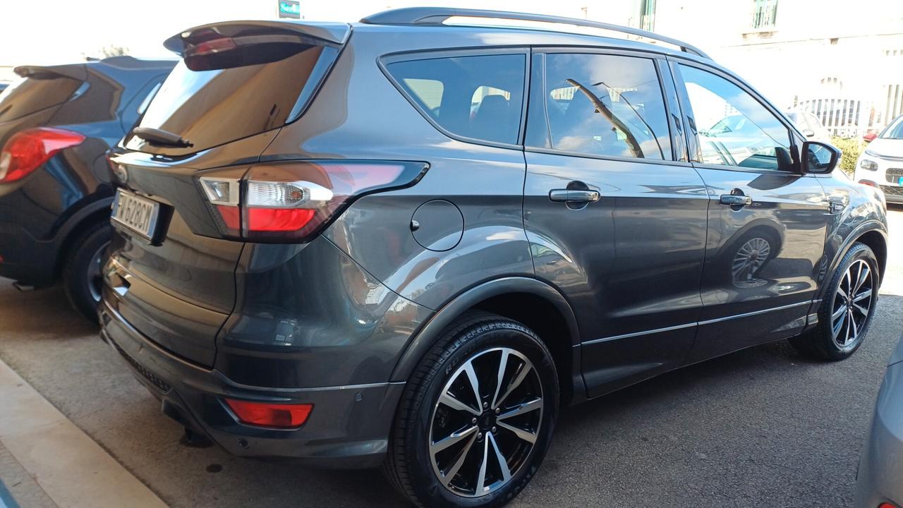 Ford Kuga 1.5 TDCI 120 CV S&S 2WD ST-Line