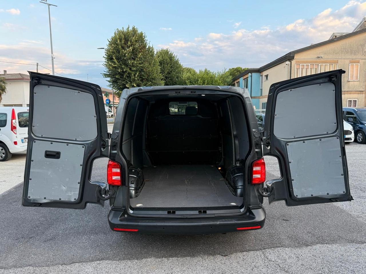 Volkswagen Transporter T6 2.0 TDI 150CV DSG PC Furgone