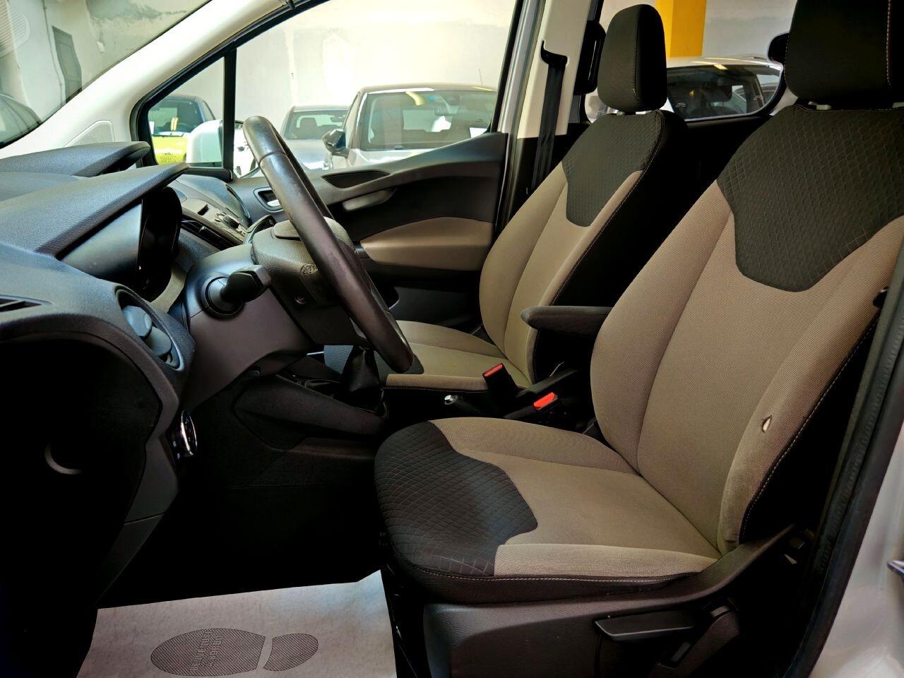 Ford Tourneo Courier 1.0 EcoBoost 100 CV Titanium