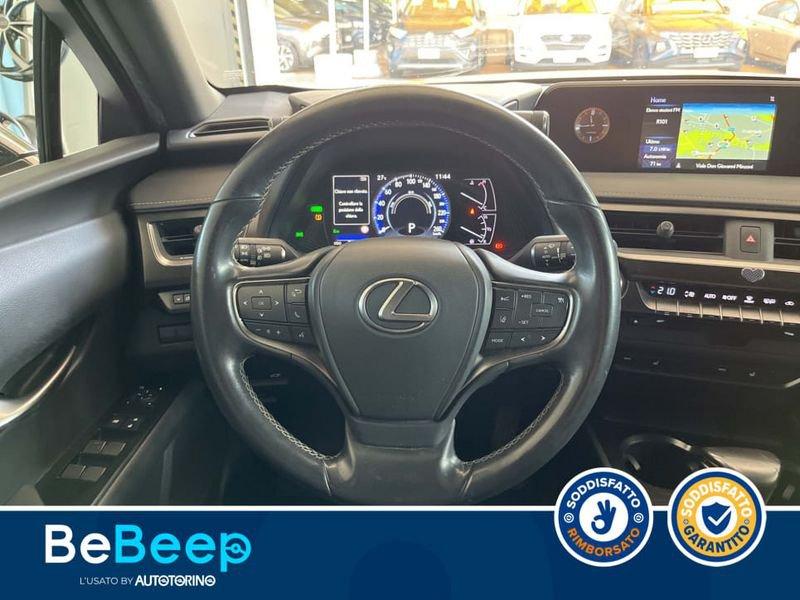 Lexus UX 2.0 PREMIUM 4WD CVT