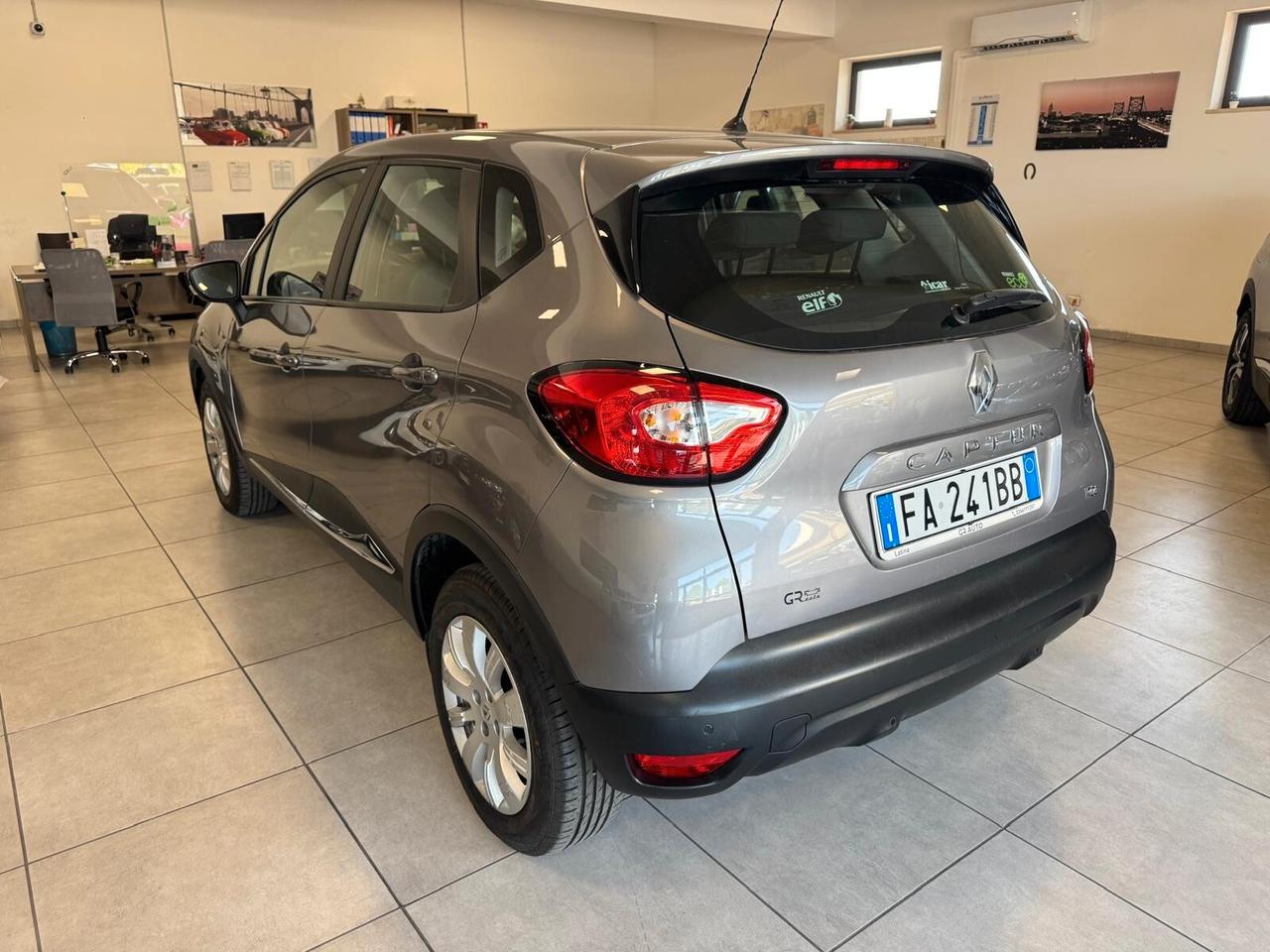 Renault Captur 0.9 TCE BENZ 90CV S&S ZEN UNIPRO 2015