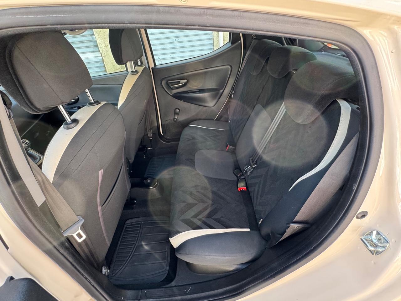 Lancia Ypsilon 1.2 69 CV 5 porte Platinum