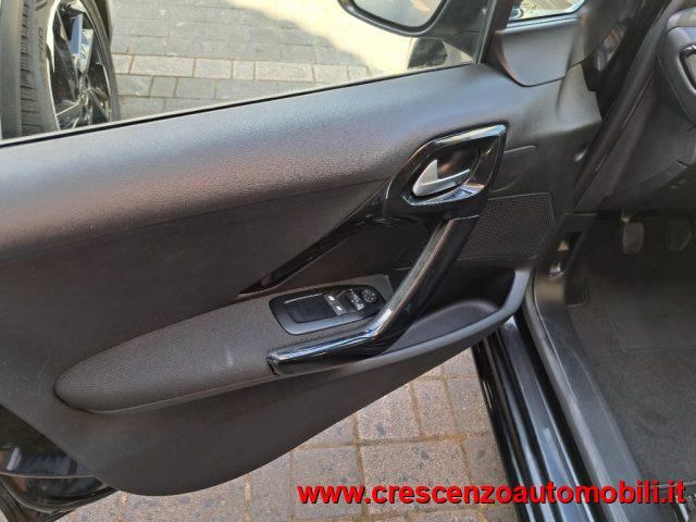 PEUGEOT 208 PureTech 82 AZIENDALE