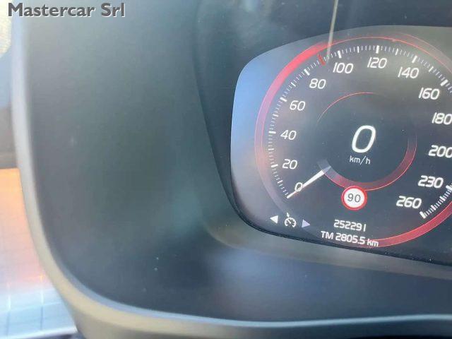 VOLVO XC40 XC40 2.0 d3 Business Plus geartronic GC684PM