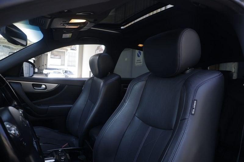 Infiniti QX70 Infiniti QX70 3.0d GT 175KW ANNO 2015
