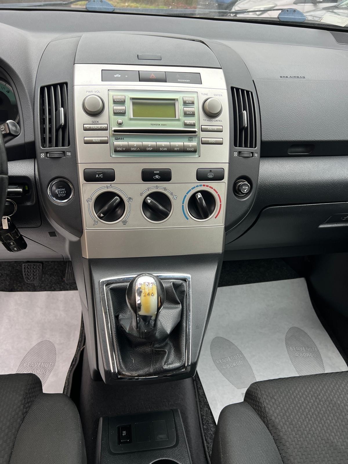 Toyota Corolla Verso 2.2 16V D-4D