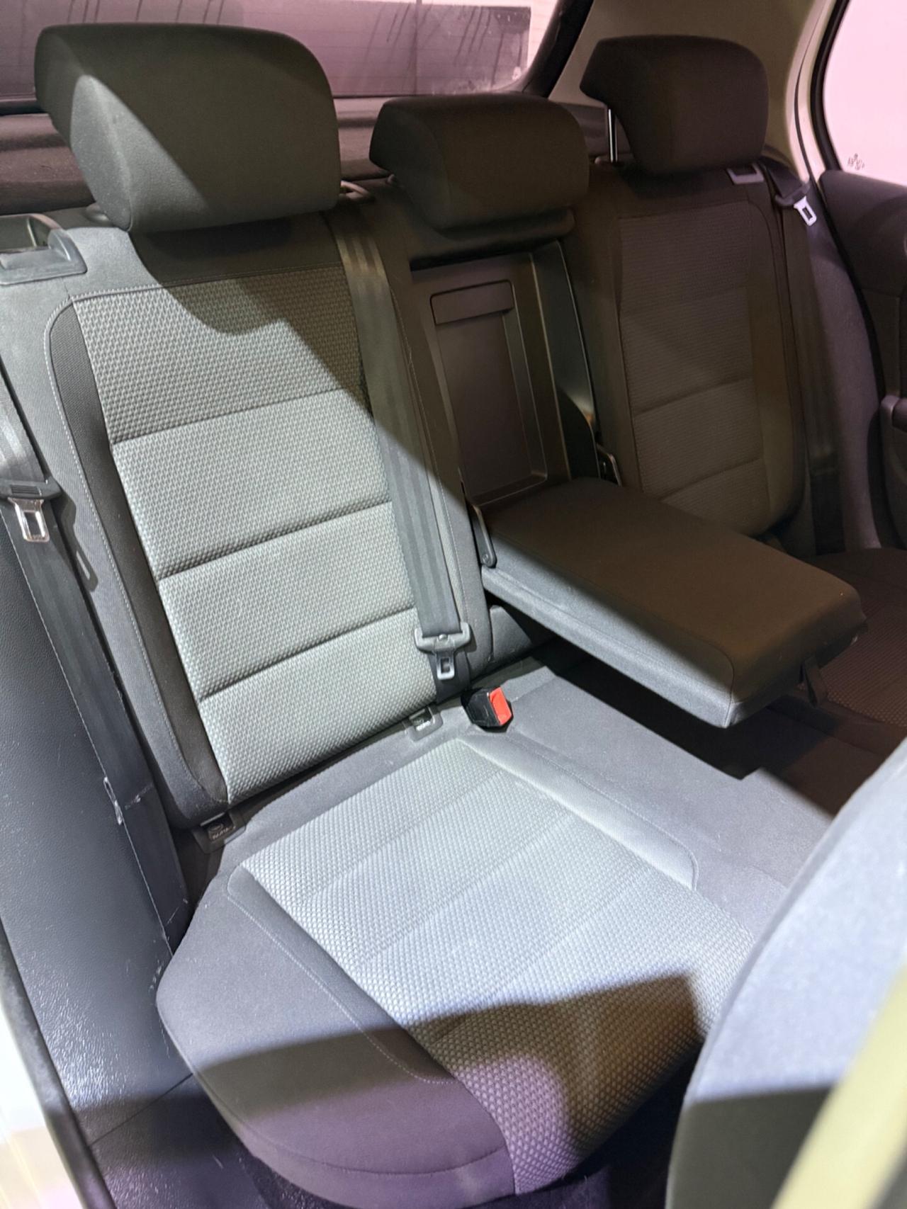 Volkswagen Golf 1.6 TDI DPF 5p. Highline