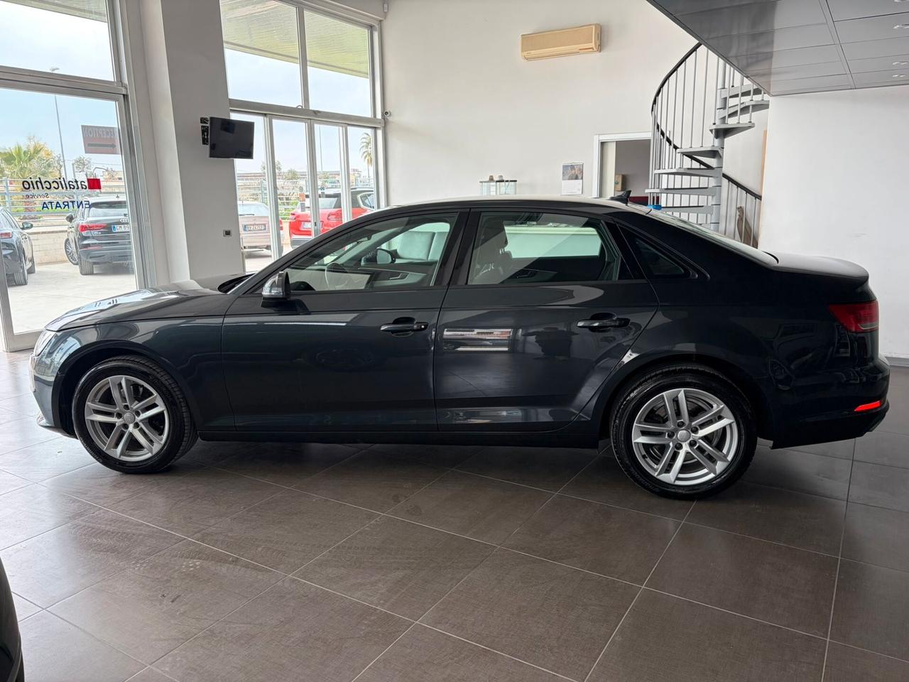 Audi A4 2.0 TDI 150 CV S tronic Business