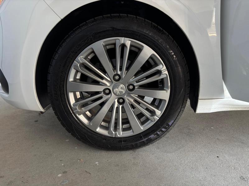 Peugeot 208 5 Porte 208 5p 1.2 puretech Active 82cv