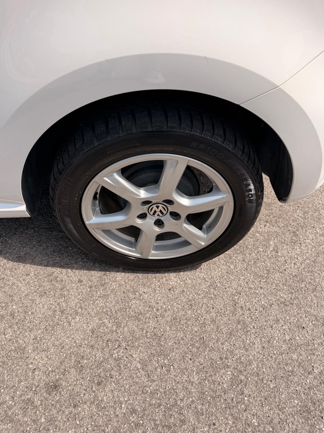 Volkswagen Polo 1.2 70 CV neopatentati gancio traino 2014
