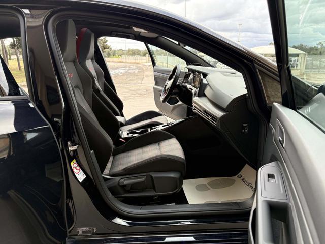 VOLKSWAGEN Golf GTI 2.0 TSI DSG TETTO-LED-PELLE-CERCHI 19''.