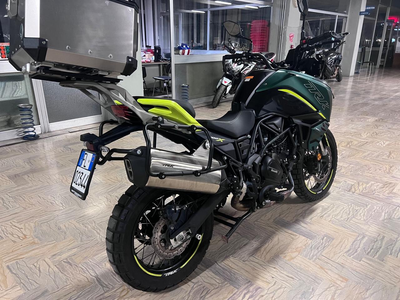 Benelli TRK 702 X Crossover Bicilindrico ( Tris Borse )