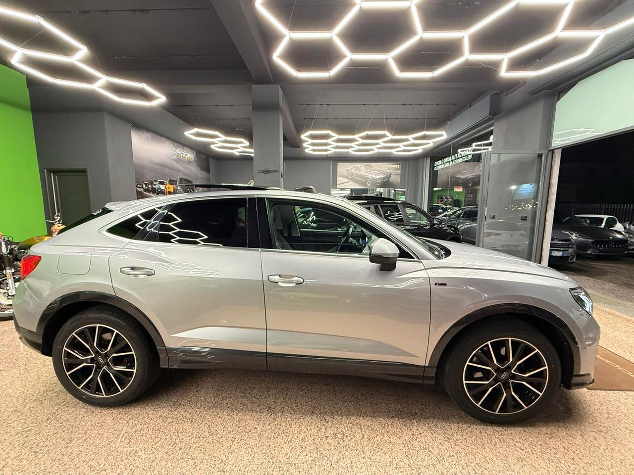 Audi Q3 TETTO Sportback SPB 35 TDI S tronic line