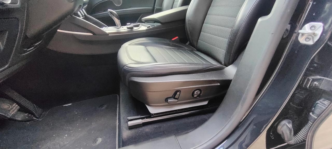Alfa Romeo Stelvio 2.2 Turbodiesel 210 CV AT8 Q4 Executive