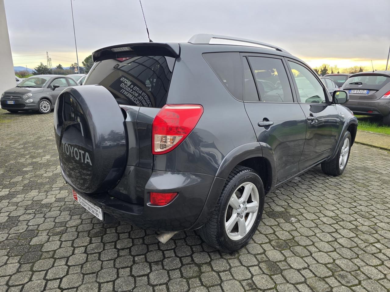 Toyota RAV 4 RAV4 2.2 D-4D 177 CV Luxury