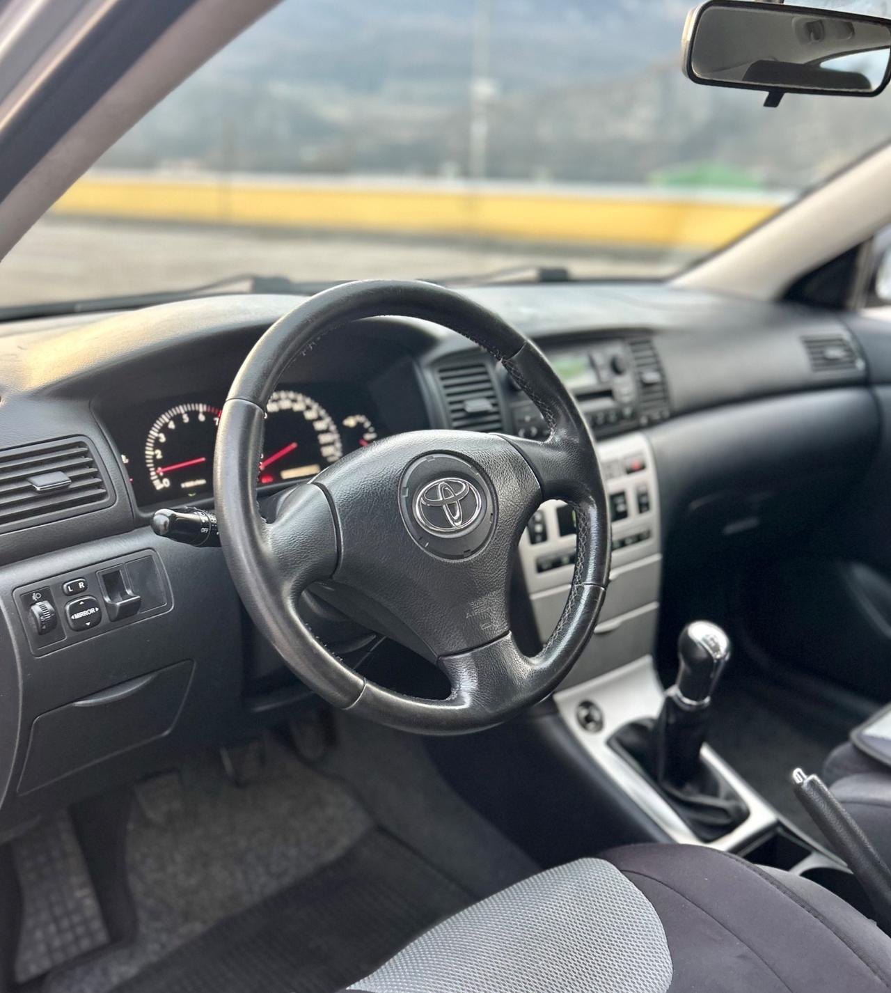 Toyota Corolla 1.6 Benzina 5 porte Neopatentati