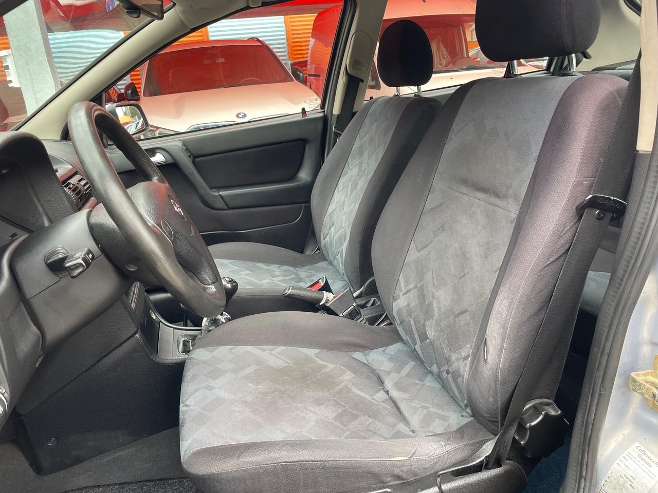 Opel Astra ADATTA A NEOPATENTATI 1.6i 16V cat 5 porte Club