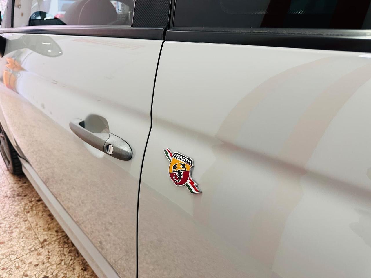 Abarth 500 1.4 Turbo T-Jet 135CV**