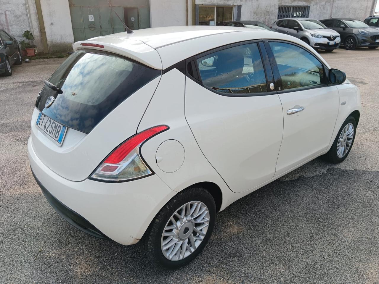 Lancia Ypsilon 1.2 69 CV 5 porte GPL Ecochic Gold