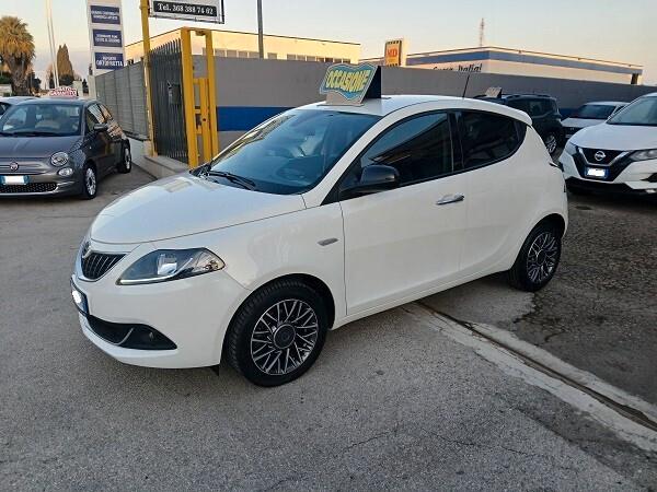 LANCIA YPSILON 1.0 FireFly S&S 69 CV HYBRID GOLD PLUS