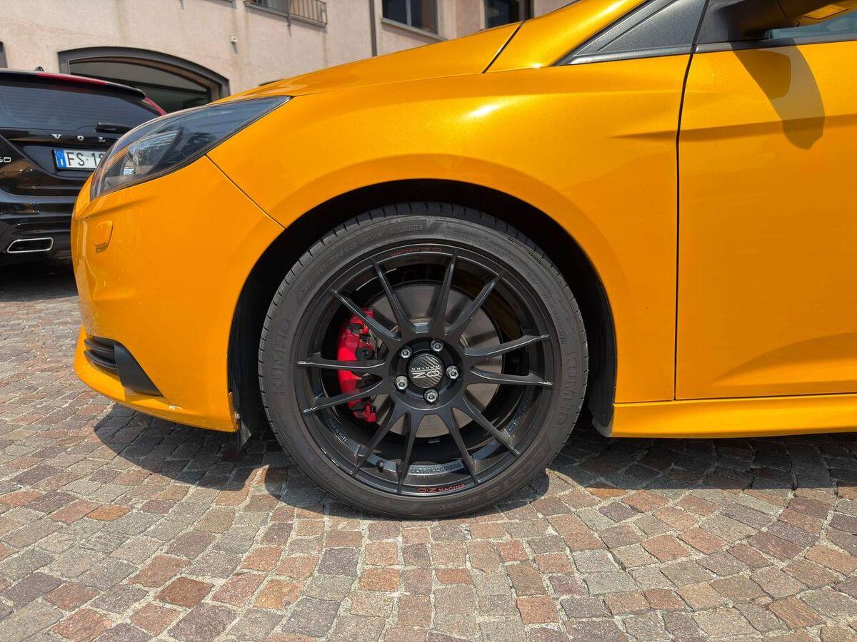 Ford Focus 2.0 ST 250cv 5p