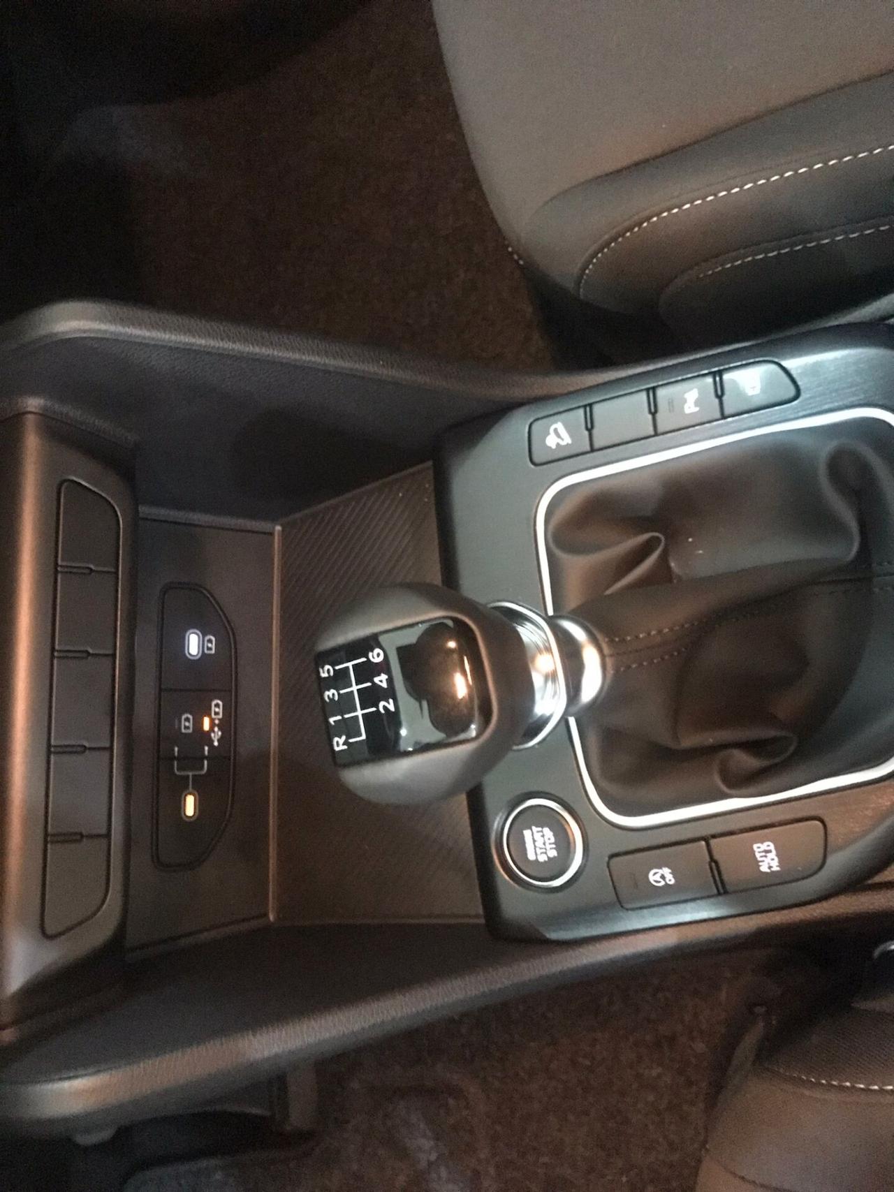 Kia Sportage 1.6 CRDi MHEV Business