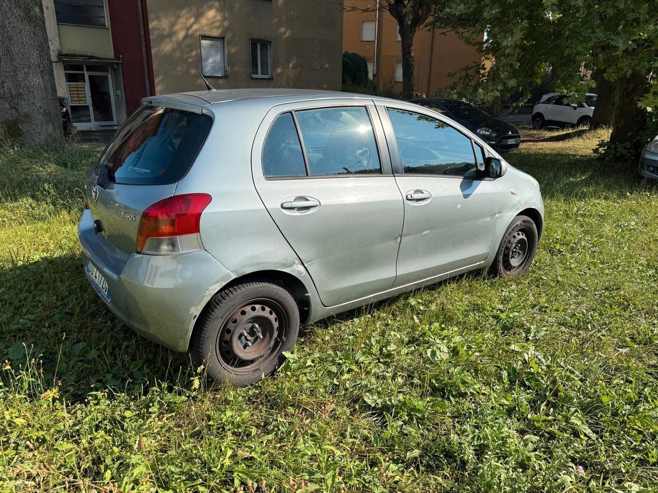 Toyota Yaris 1.0 5 porte