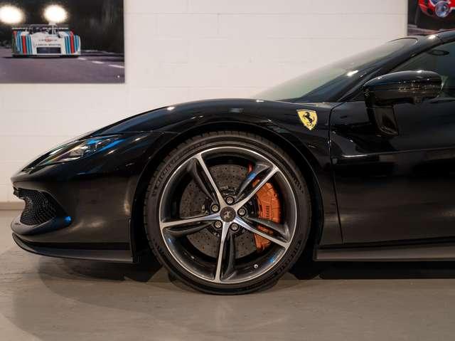 Ferrari 296 GTS 3.0+LIFT+CARBONIO+VOLANTE LED+SCUDETTI+CERCHI DIAMANTATI+VETTURA ATELIER+IVA ESPOSTA+