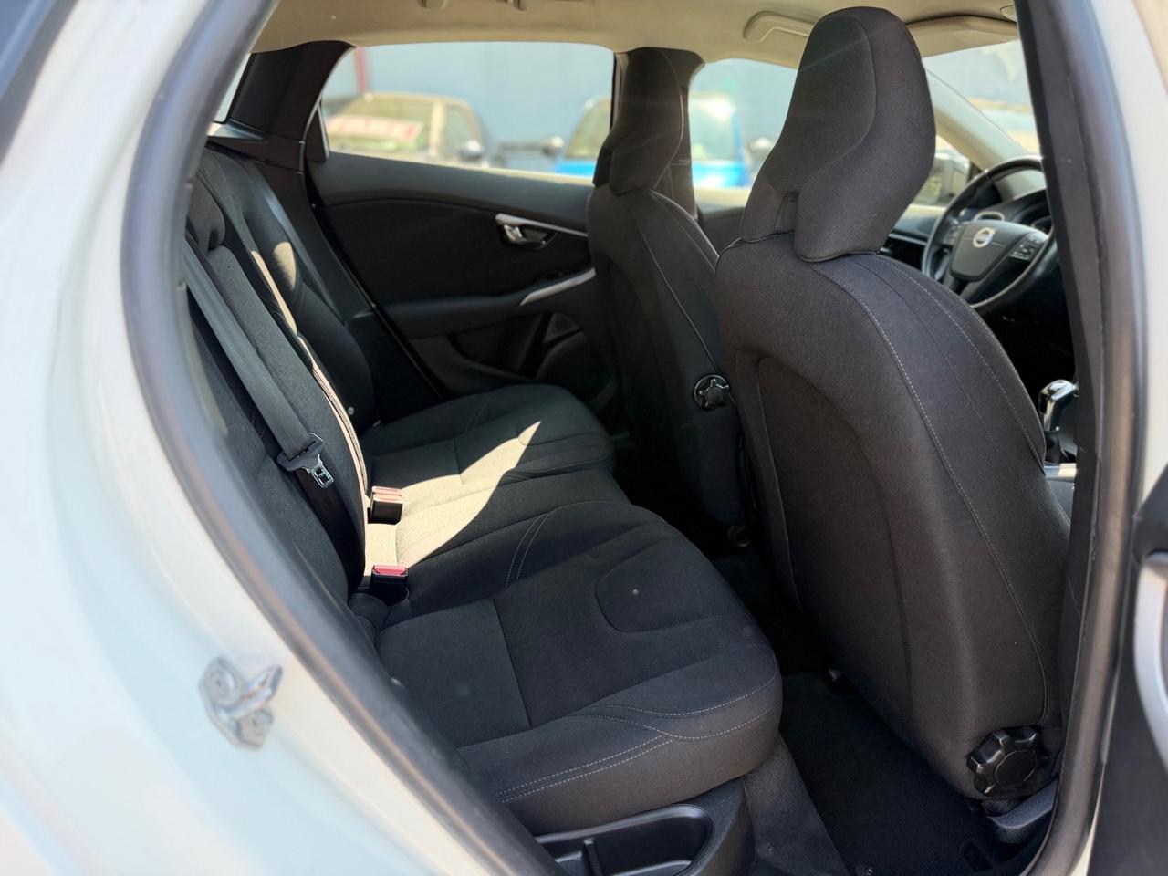 Volvo V40 Cross Country D2 1.6 Momentum