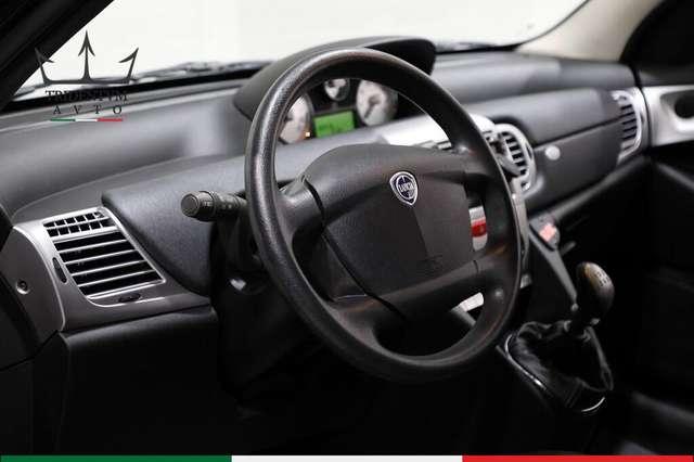 Lancia Ypsilon 1.2 8v Unyca