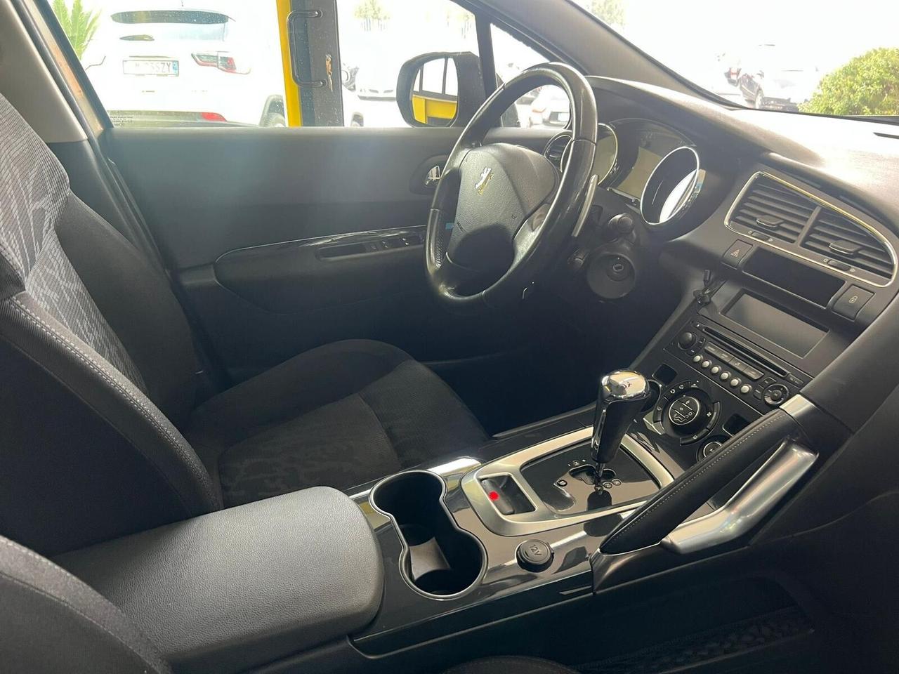 Peugeot 3008 1.6 HDi 110CV cambio automatico