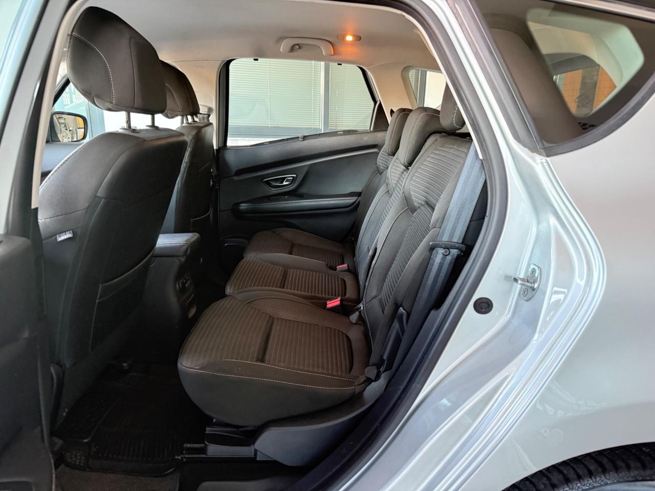 Renault Scenic Scénic dCi 8V 110 CV EDC Energy Sport Edition2