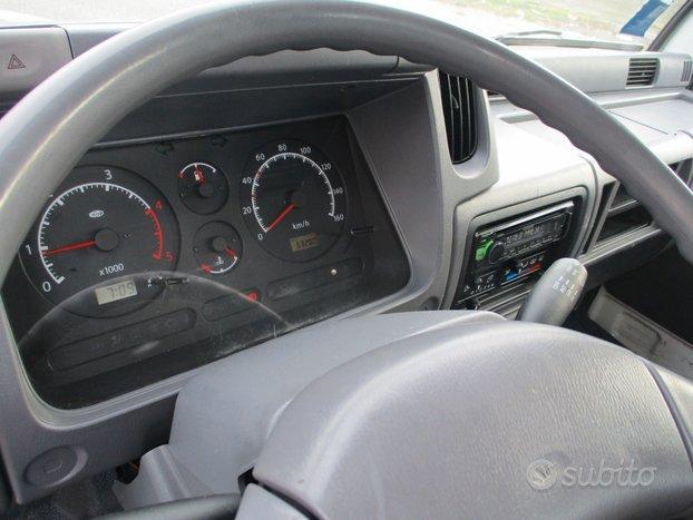 Nissan Cabstar 3000 TDI GRU STERN 025 4 SFILI+CAS