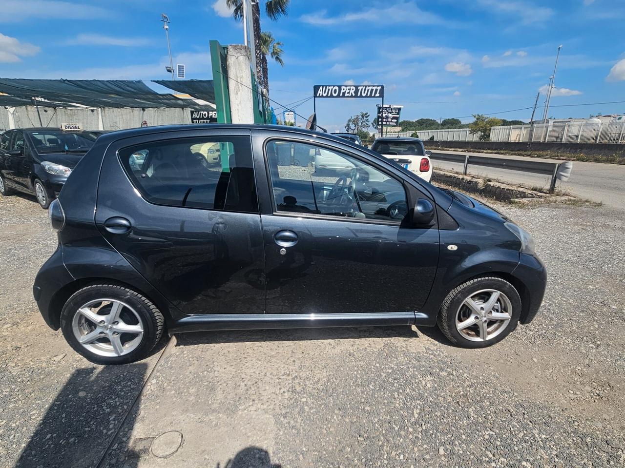 Toyota Aygo 1.0 5 porte Cambio Automatico