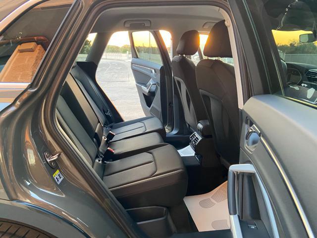 AUDI Q3 35 2.0 TDI S tronic Business Advanced COCKPIT