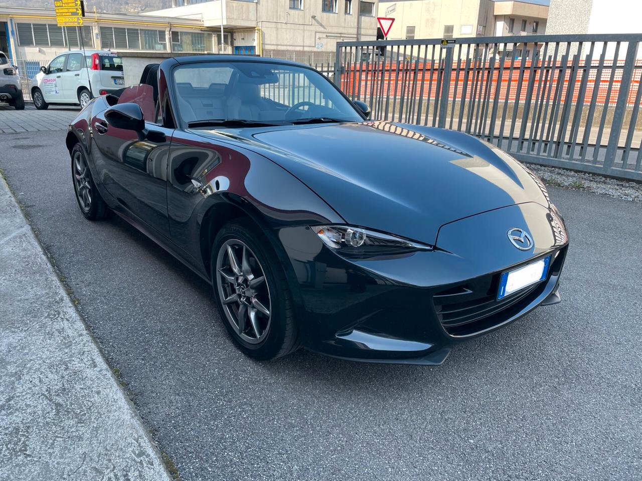 Mazda MX-5 1.5L Skyactiv-G Exclusive-Line