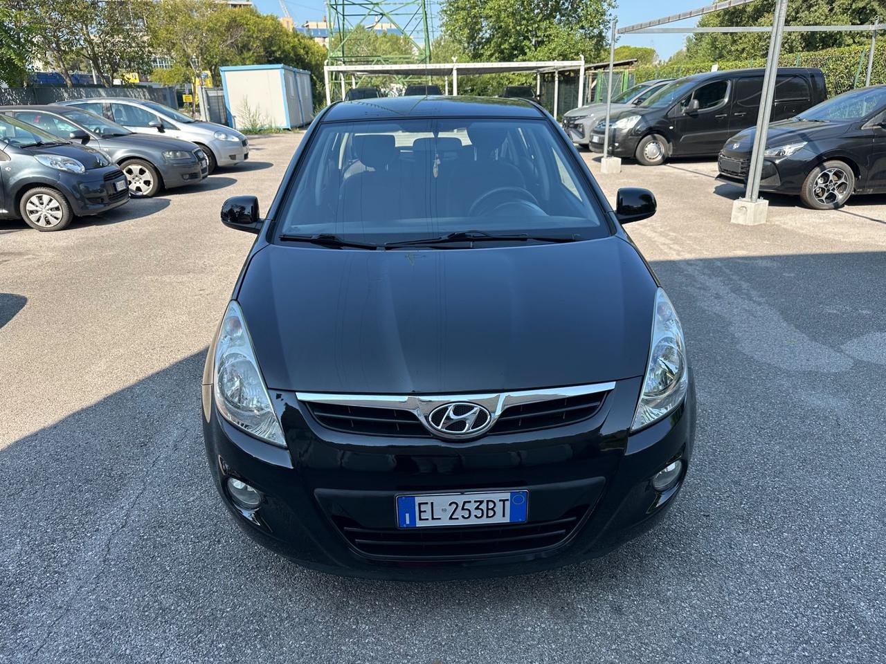 Hyundai i20 1.2 5p. Comfort - 2011 - Neopatentati